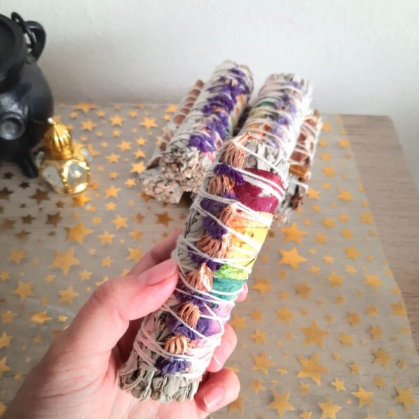 Salvia blanca con 7 pétalos y sinuata morada